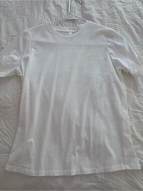 skims basic white tee